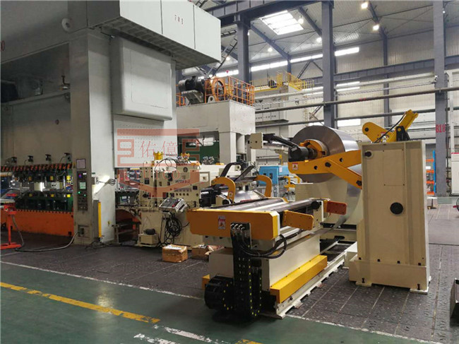 1.6米三合一送料機整平機生產(chǎn)線